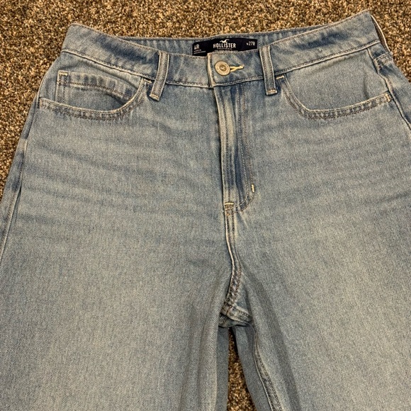 Hollister Light Blue Women Jeans Ultra High Rise Baggy size 4R/27R inseam 30” - Picture 4 of 12